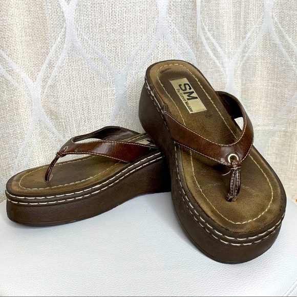 Steve Madden Shoes - Vintage Y2K platform Steve Madden flip flops
